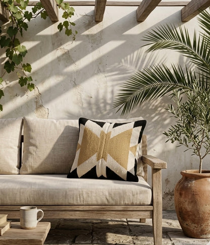 Vela Cushion